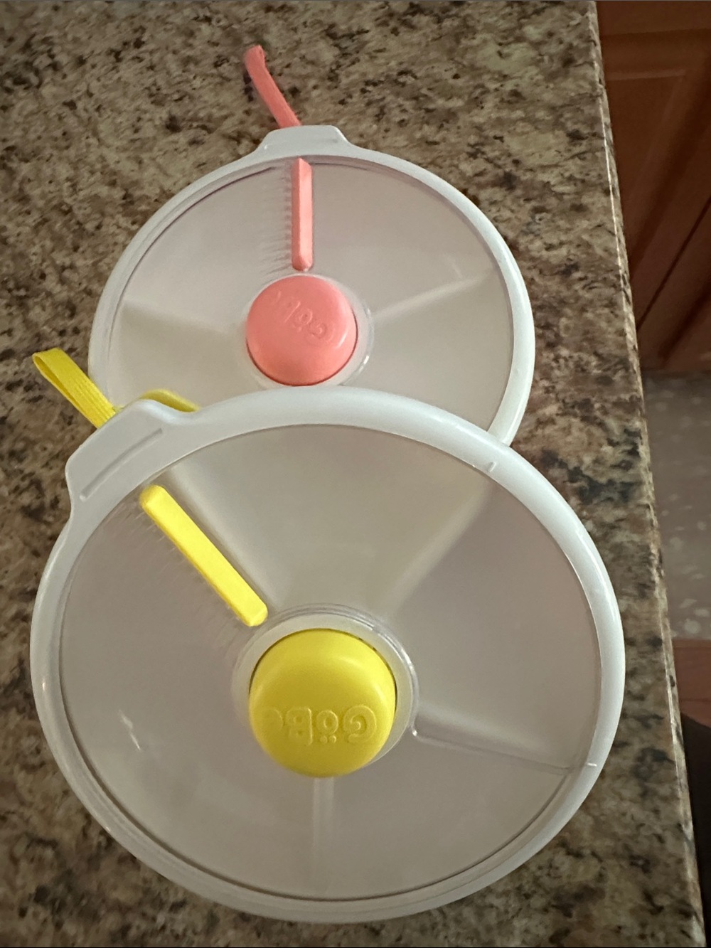 2 pack GOBE SNACK SPINNER LARGE never used